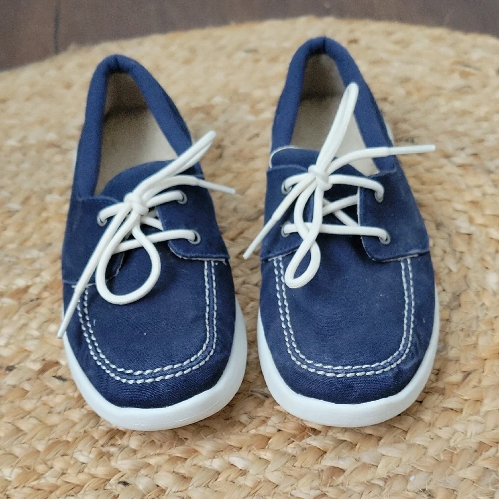 UGG Kids Moccasins in Navy and Cream